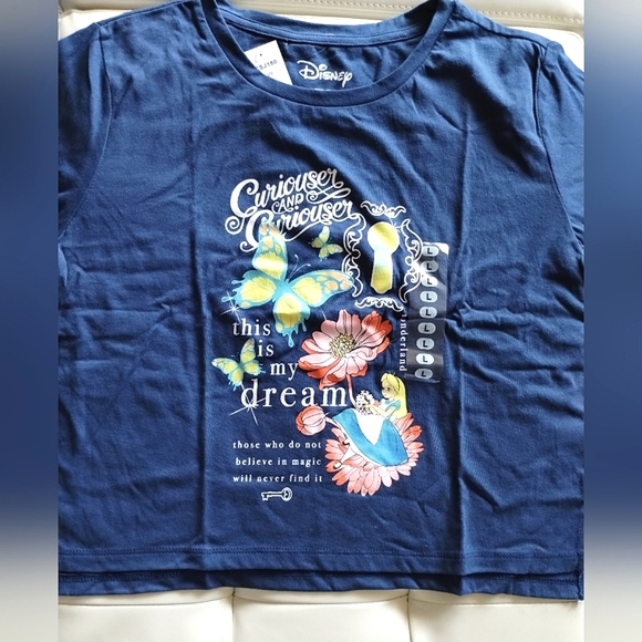 NWT Disney Alice in Wonderland Juniors Crop T shirt/Tee - Picture 4 of 16